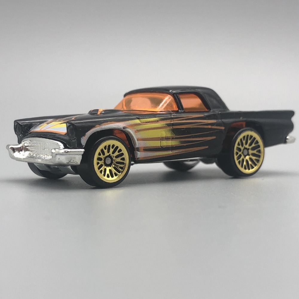 Hot Wheels 1957 '57 Ford Thunderbird T-Bird Black Spoke Wheel Diecast 1/64 Scale